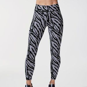 NWT MICHI NY Verve Legging in Grey Marble Tiger